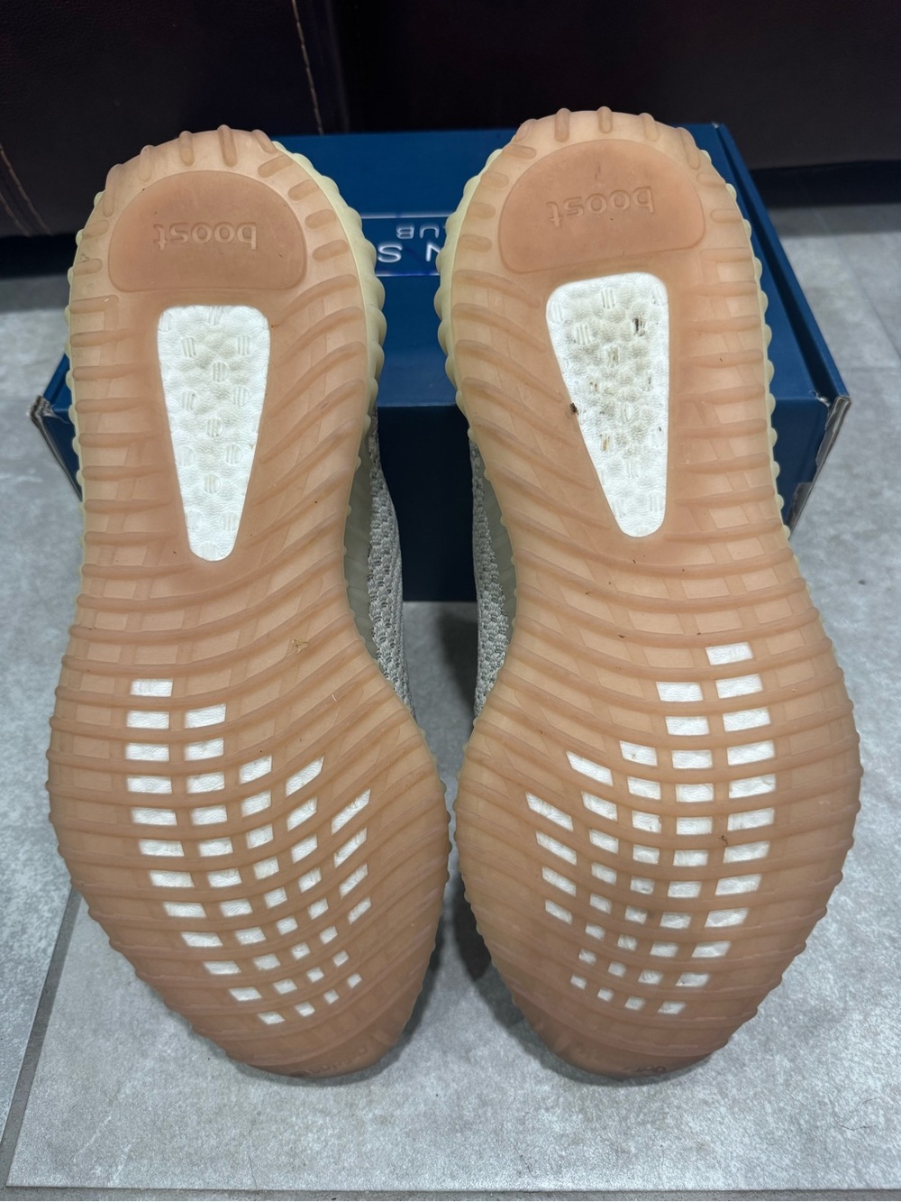 Adidas Yeezy Boost 350 V2 Citrin Non-Reflective Size 12 - Picture 4 of 5